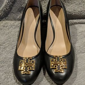 TORY BURCH MELINDA BLACK LEATHER WEDGE SZ 10.5